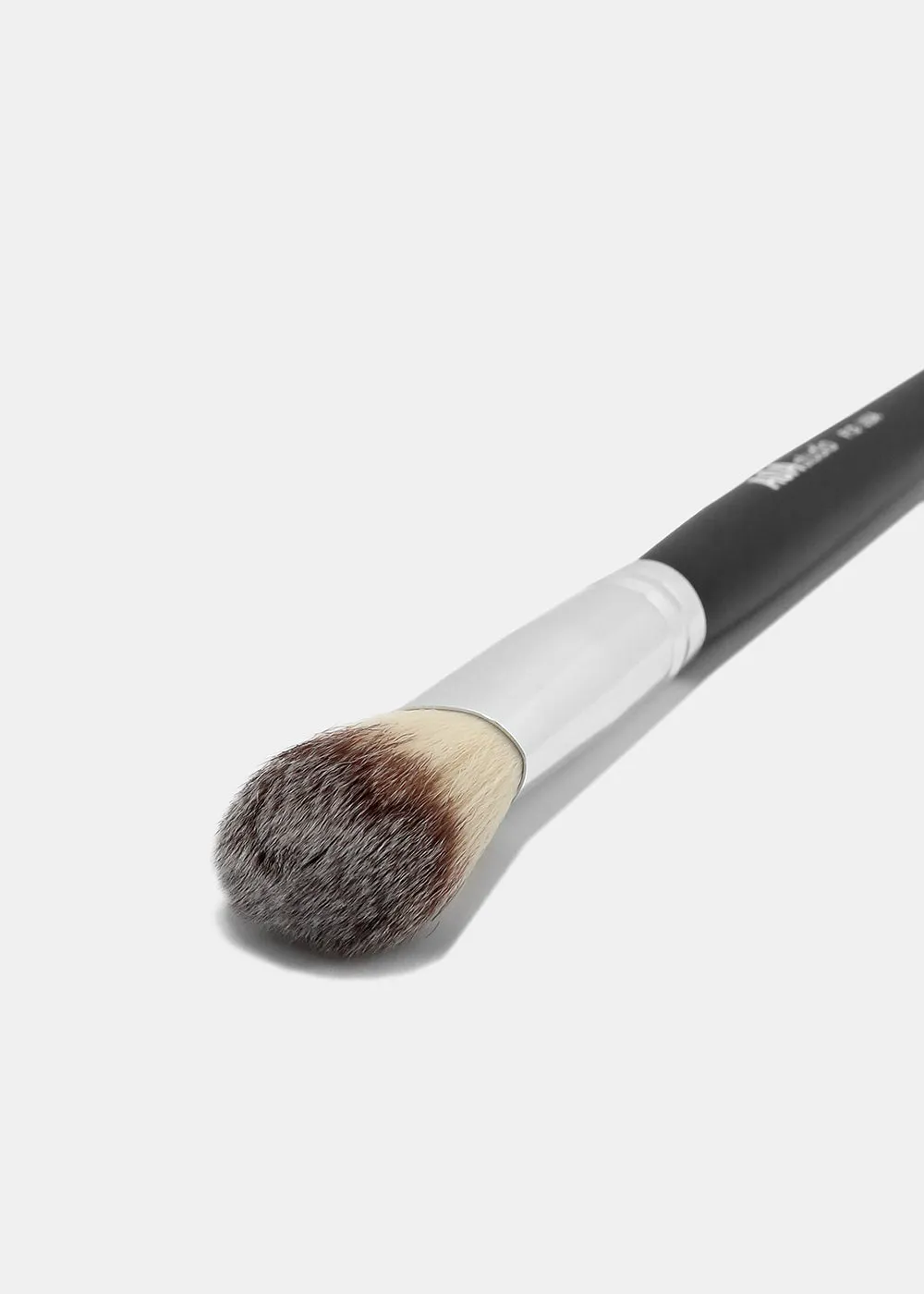 F13: Blush Brush
